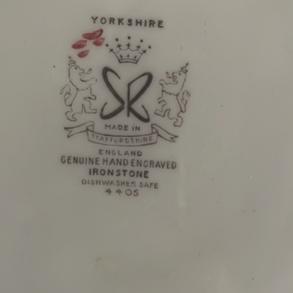 Staffordshire Yorkshire Multicolor
Ironstone English Dinner Plates (5) - Picture 3 of 3